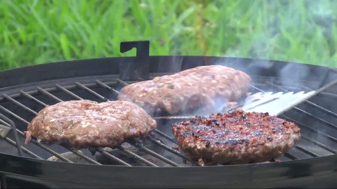 How to Cook a Burger Tips & Tricks for Flavorful, Juicy Burgers Every